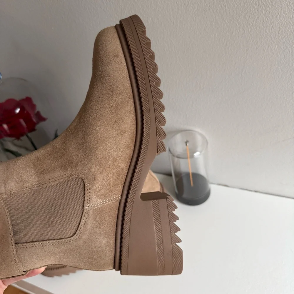 NWT Steve Madden tan suede women’s boots size 7